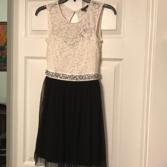 NWT Lily Rose Shimmering Black and White Dress - Picture 6 of 8